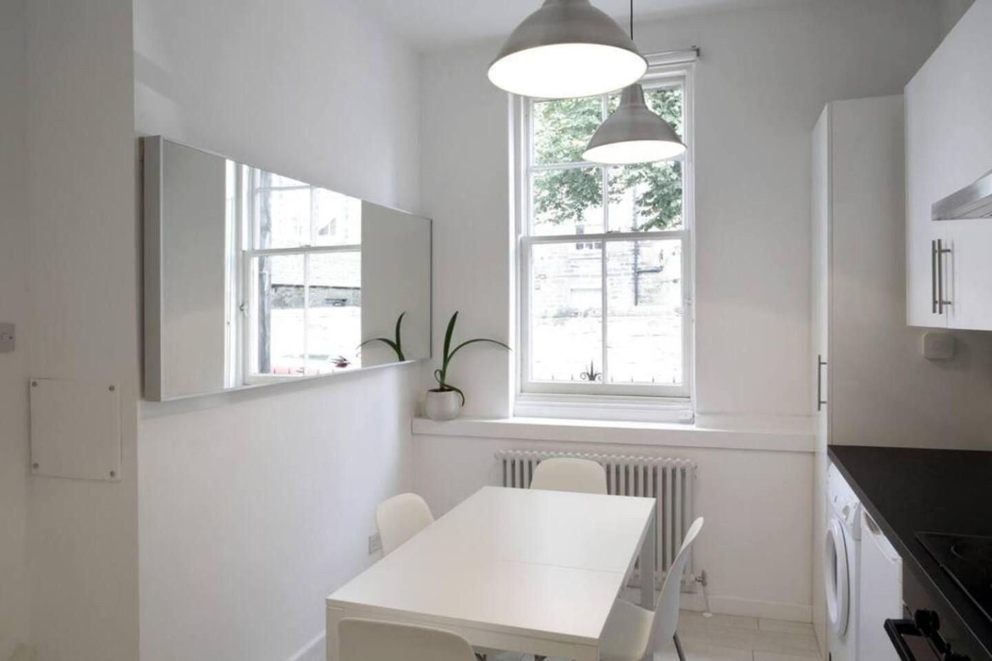 Beautiful Scandi-Inspired One Bed In Stockbridge 爱丁堡 外观 照片